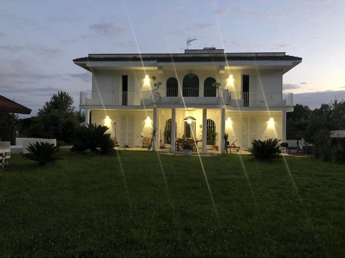 Casa Blanca B&B Latina Kültér fotó