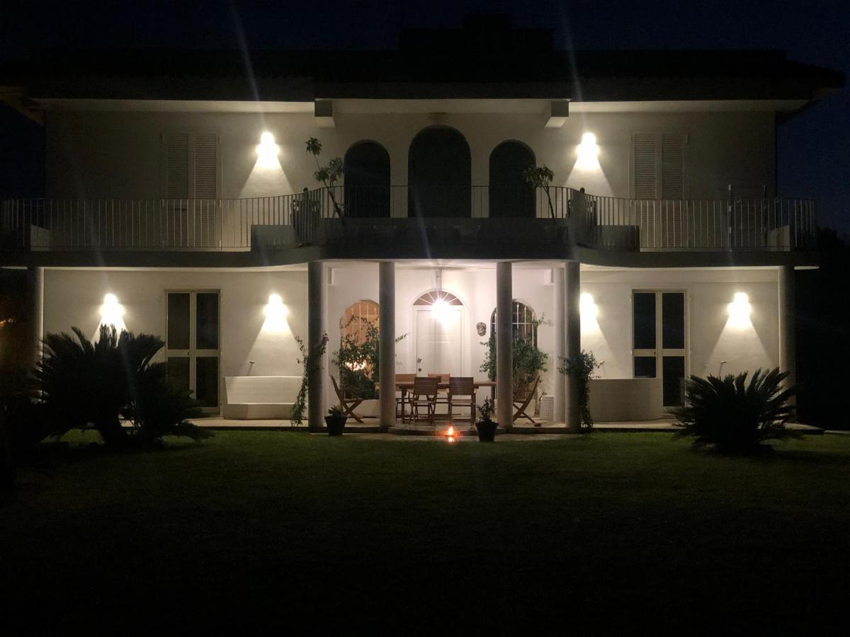 Casa Blanca B&B Latina Kültér fotó