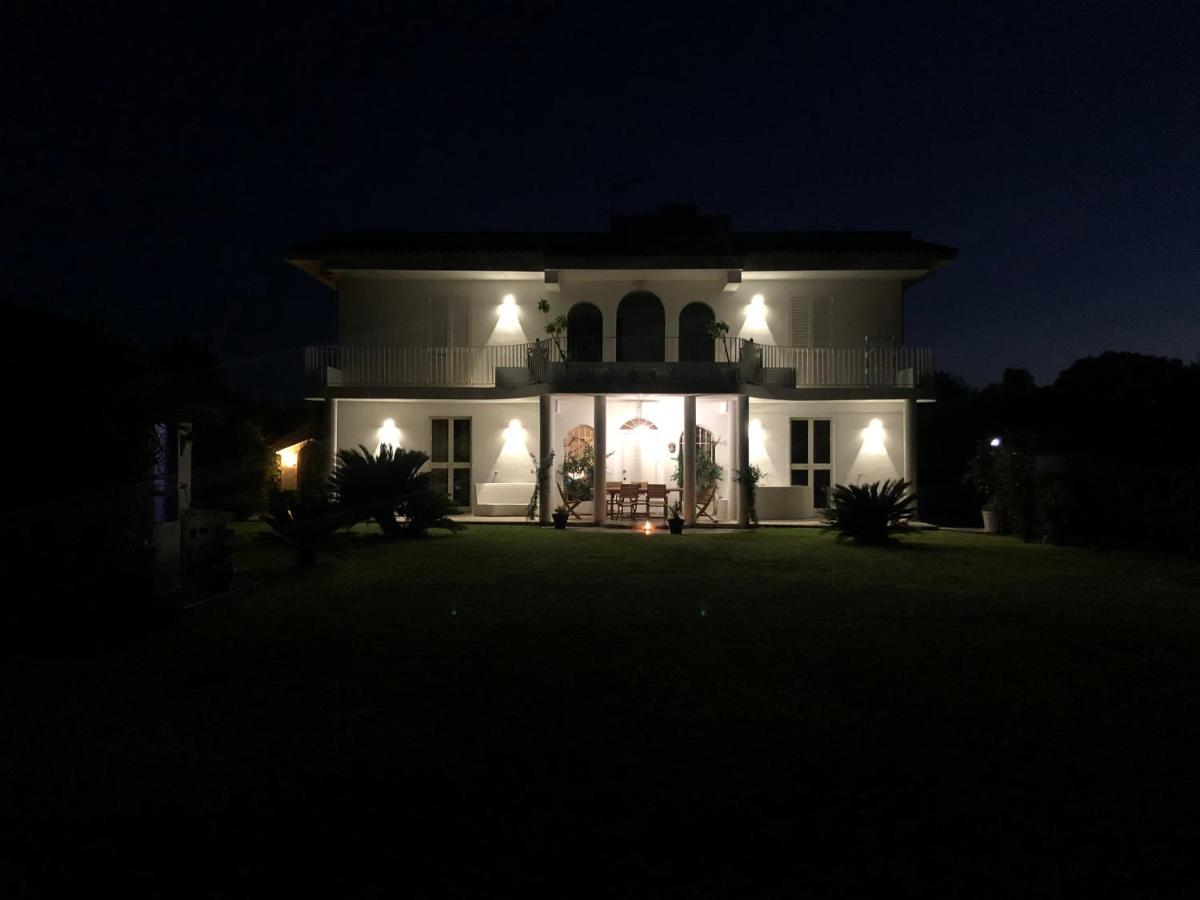 Casa Blanca B&B Latina Kültér fotó