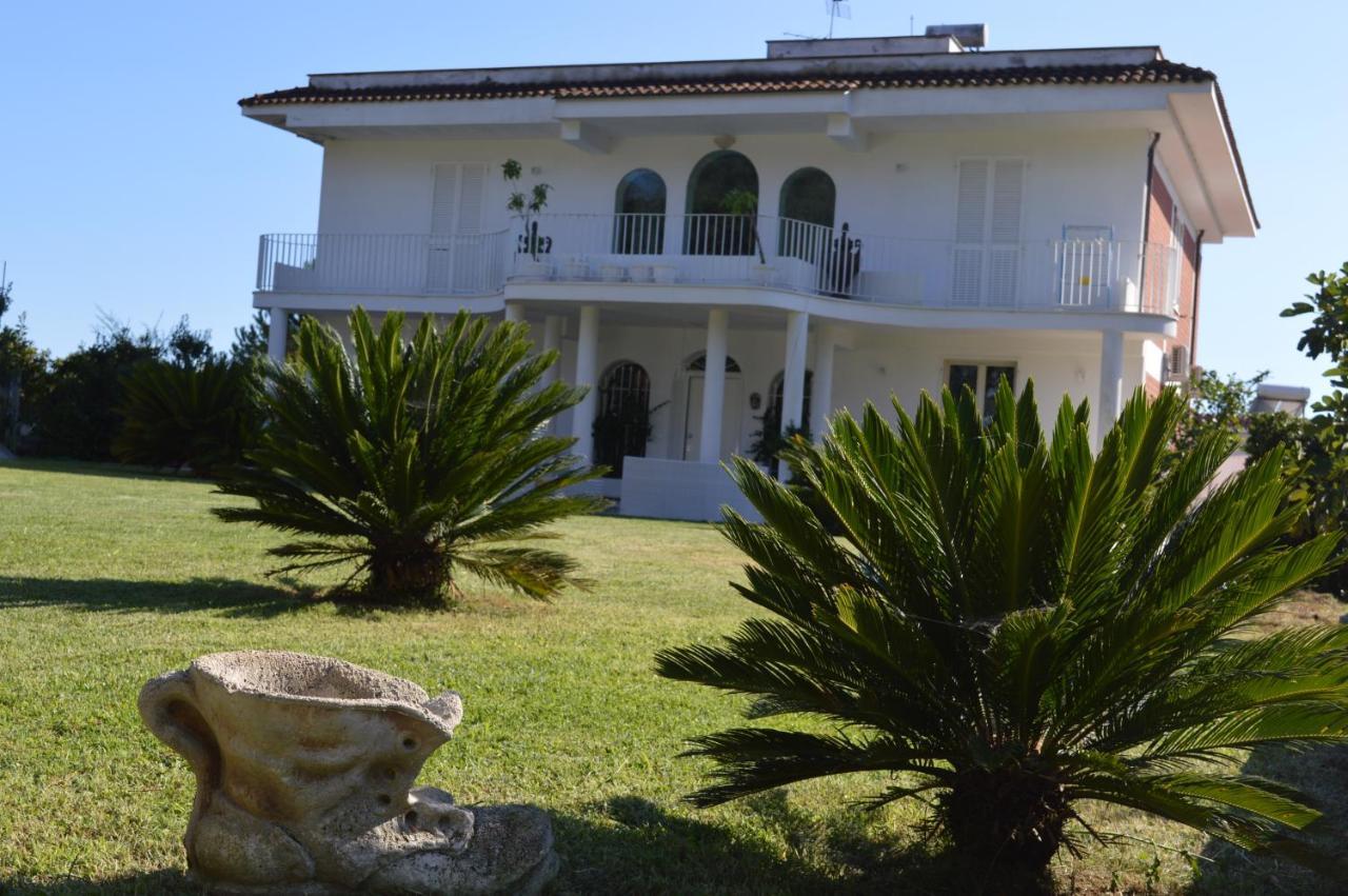Casa Blanca B&B Latina Kültér fotó